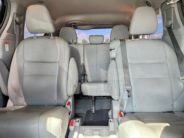 2019 TOYOTA SIENNA