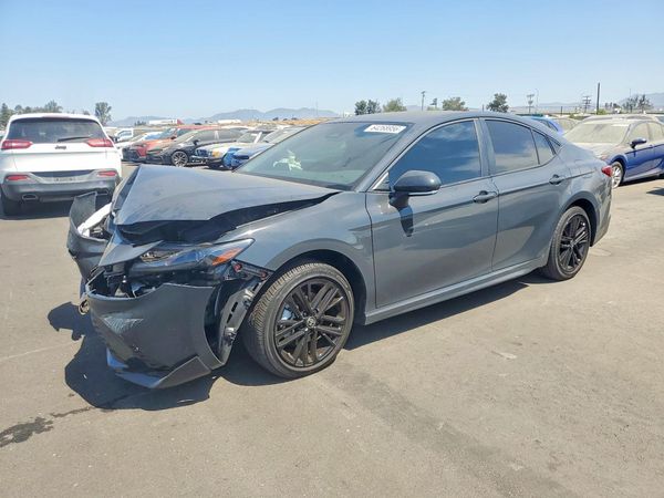 2026 TOYOTA CAMRY