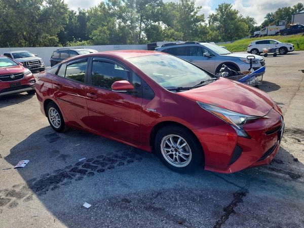 2016 TOYOTA PRIUS One/Two