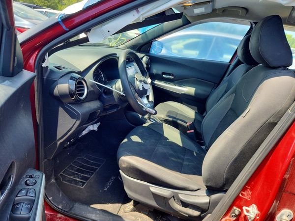 2020 NISSAN KICKS