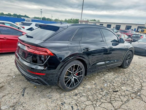 2020 AUDI Q8