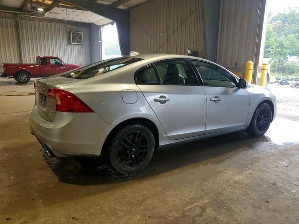 2017 VOLVO S60 Dynamic