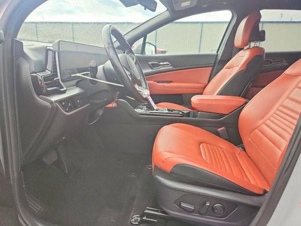 2023 KIA SPORTAGE SX-PRESTIGE or SX-P