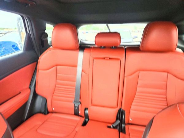 2023 KIA SPORTAGE SX-PRESTIGE or SX-P