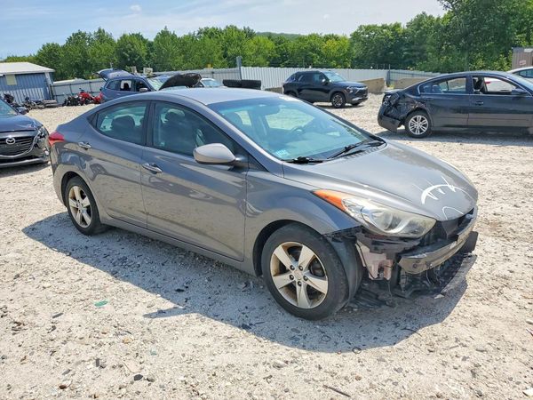 2013 HYUNDAI ELANTRA