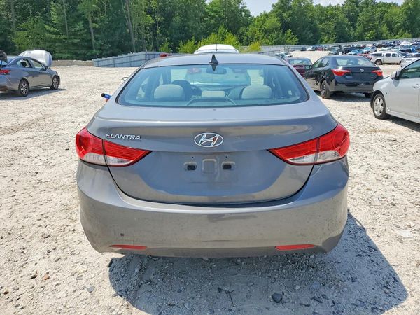2013 HYUNDAI ELANTRA