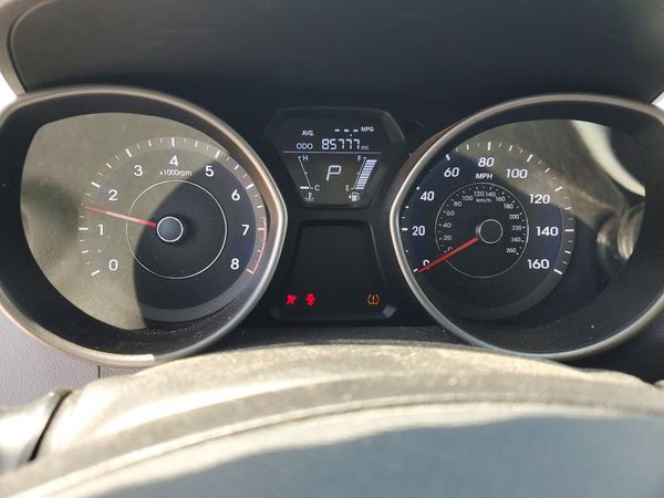2013 HYUNDAI ELANTRA