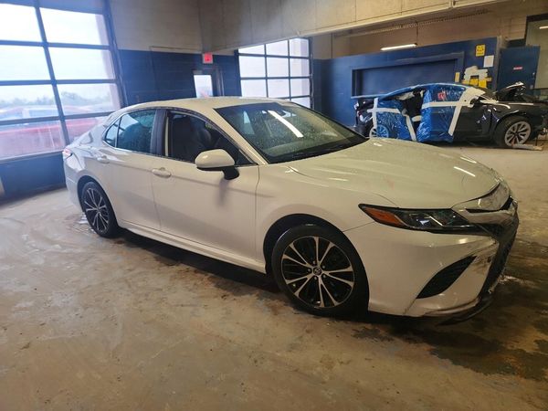 2020 TOYOTA CAMRY SE — Passenger 3/4