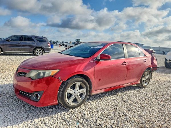 2014 TOYOTA CAMRY