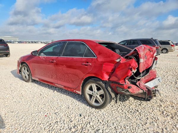 2014 TOYOTA CAMRY