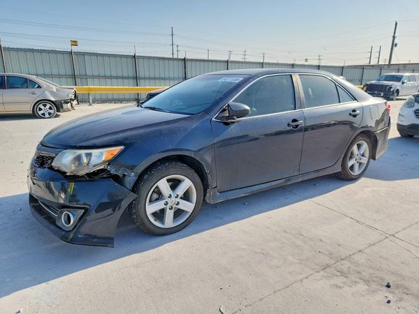 2014 TOYOTA CAMRY