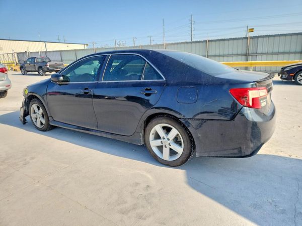 2014 TOYOTA CAMRY