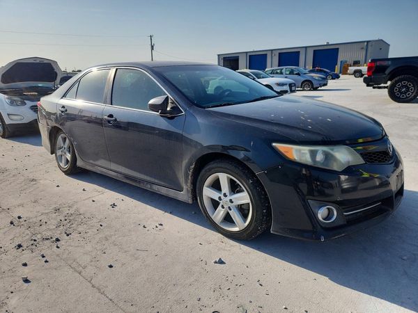 2014 TOYOTA CAMRY