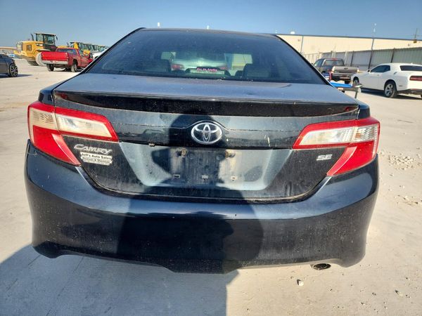 2014 TOYOTA CAMRY