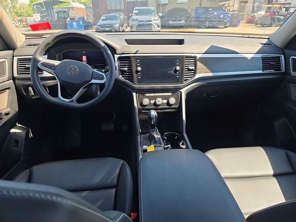 2023 VOLKSWAGEN ATLAS 4Motion SE w/ Tech