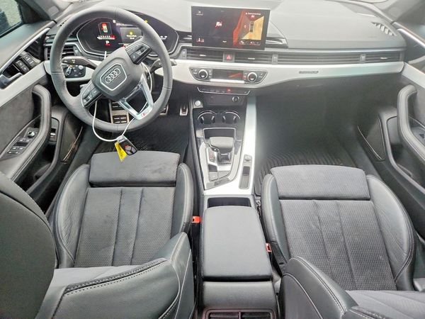 2022 AUDI A4 S Line quattro Prestige
