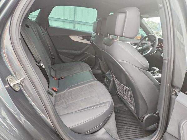 2022 AUDI A4 S Line quattro Prestige