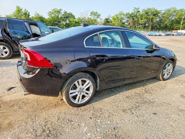 2013 VOLVO S60