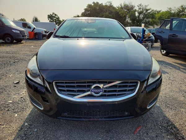 2013 VOLVO S60