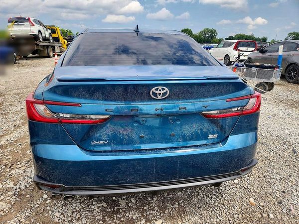2025 TOYOTA CAMRY