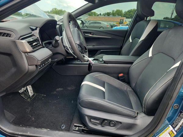 2025 TOYOTA CAMRY