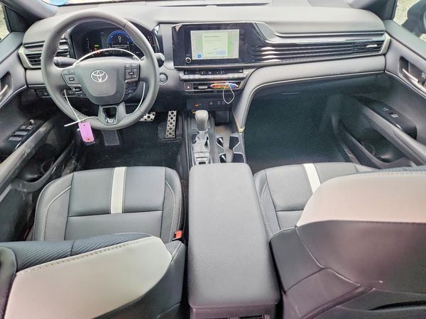 2025 TOYOTA CAMRY