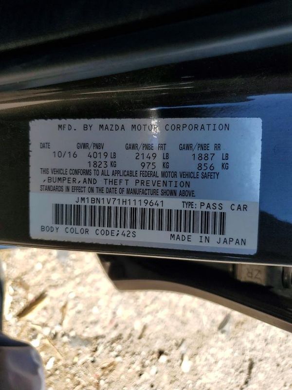 2017 MAZDA 3