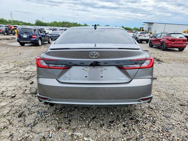 2025 TOYOTA CAMRY