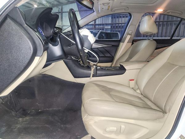 2014 INFINITI Q50 — DENT