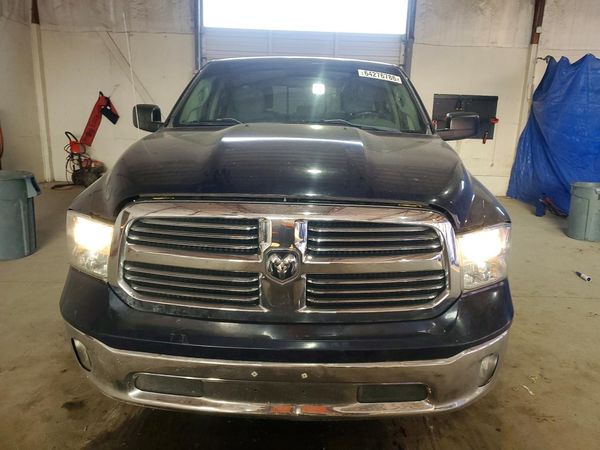 2013 RAM 1500 SLT QUAD CAB 4X4