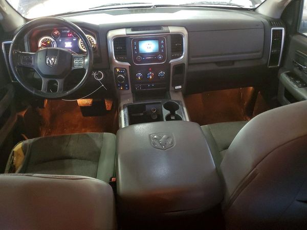 2013 RAM 1500 SLT QUAD CAB 4X4