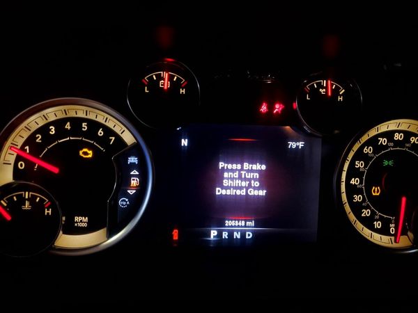 2013 RAM 1500 SLT QUAD CAB 4X4