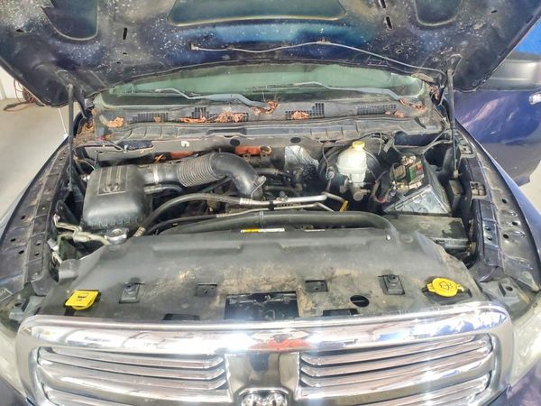 2013 RAM 1500 SLT QUAD CAB 4X4