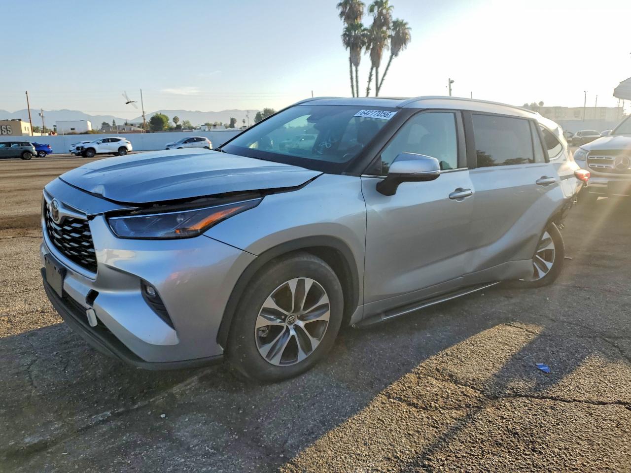 2023 TOYOTA HIGHLANDER — Front 3/4