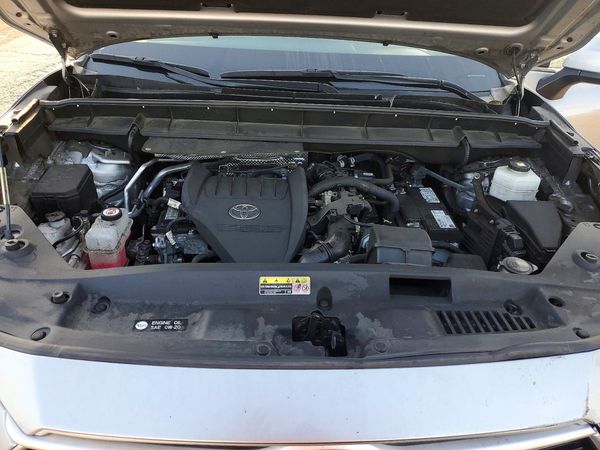 2023 TOYOTA HIGHLANDER — Engine bay