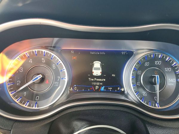 2016 CHRYSLER 300 Limited