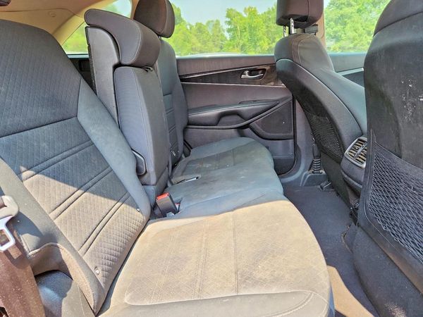 2017 KIA SORENTO L, LX