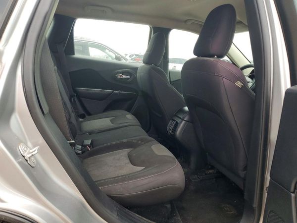 2015 JEEP CHEROKEE Sport