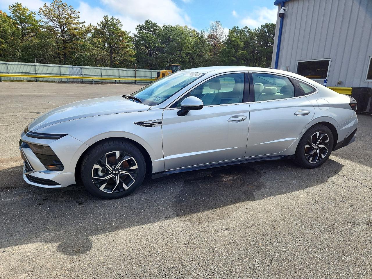 2025 HYUNDAI SONATA SEL — Front 3/4