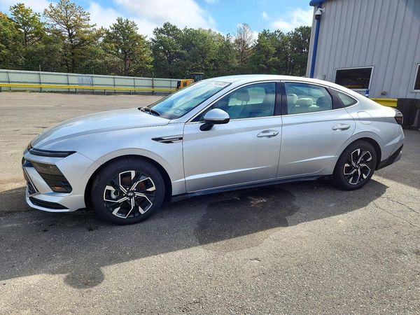 2025 HYUNDAI SONATA SEL — Front 3/4