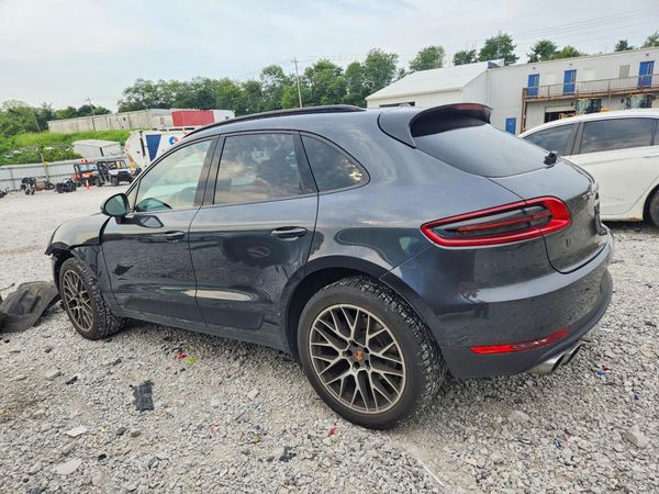 2018 PORSCHE MACAN