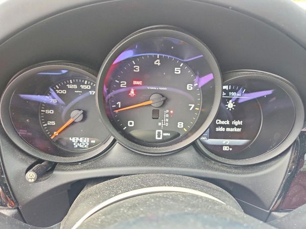 2018 PORSCHE MACAN