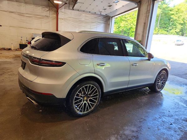 2019 PORSCHE CAYENNE