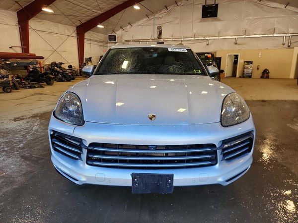2019 PORSCHE CAYENNE