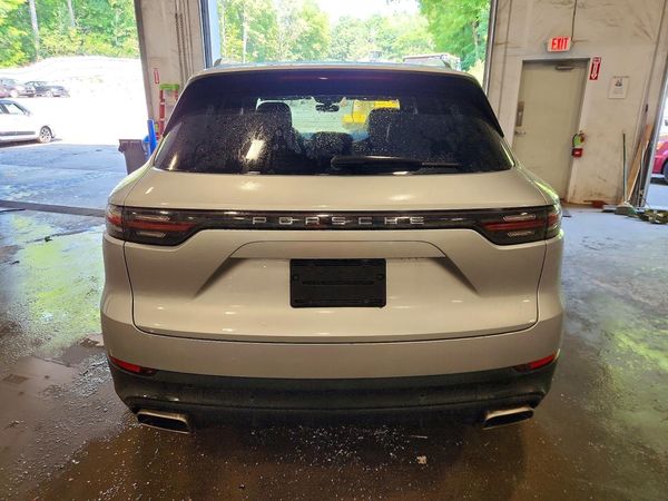 2019 PORSCHE CAYENNE