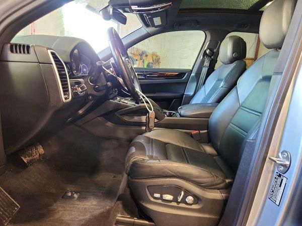 2019 PORSCHE CAYENNE