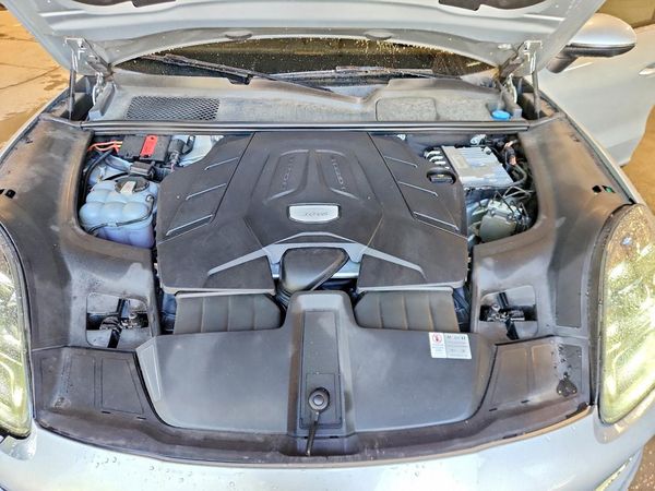 2019 PORSCHE CAYENNE