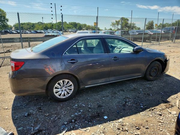 2014 TOYOTA CAMRY