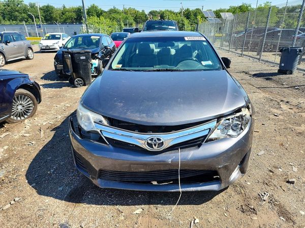 2014 TOYOTA CAMRY