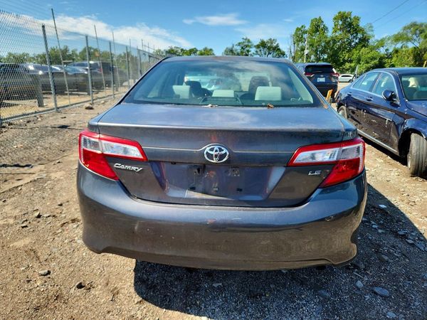 2014 TOYOTA CAMRY